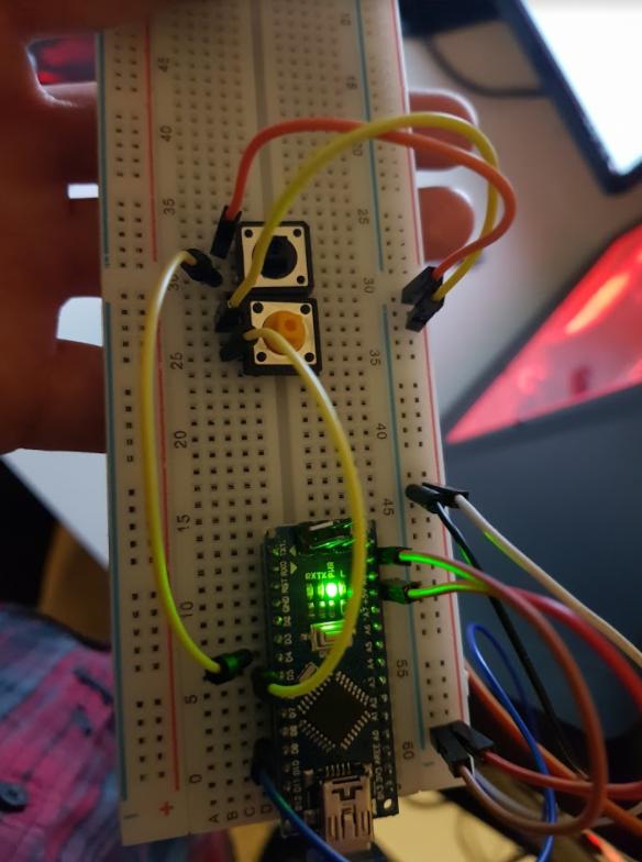 arduino uno Servo start to turn like madman with simple if statement