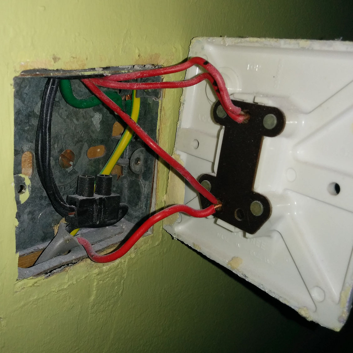 lighting - Light switch connected to Smoke Alarm - Home Improvement