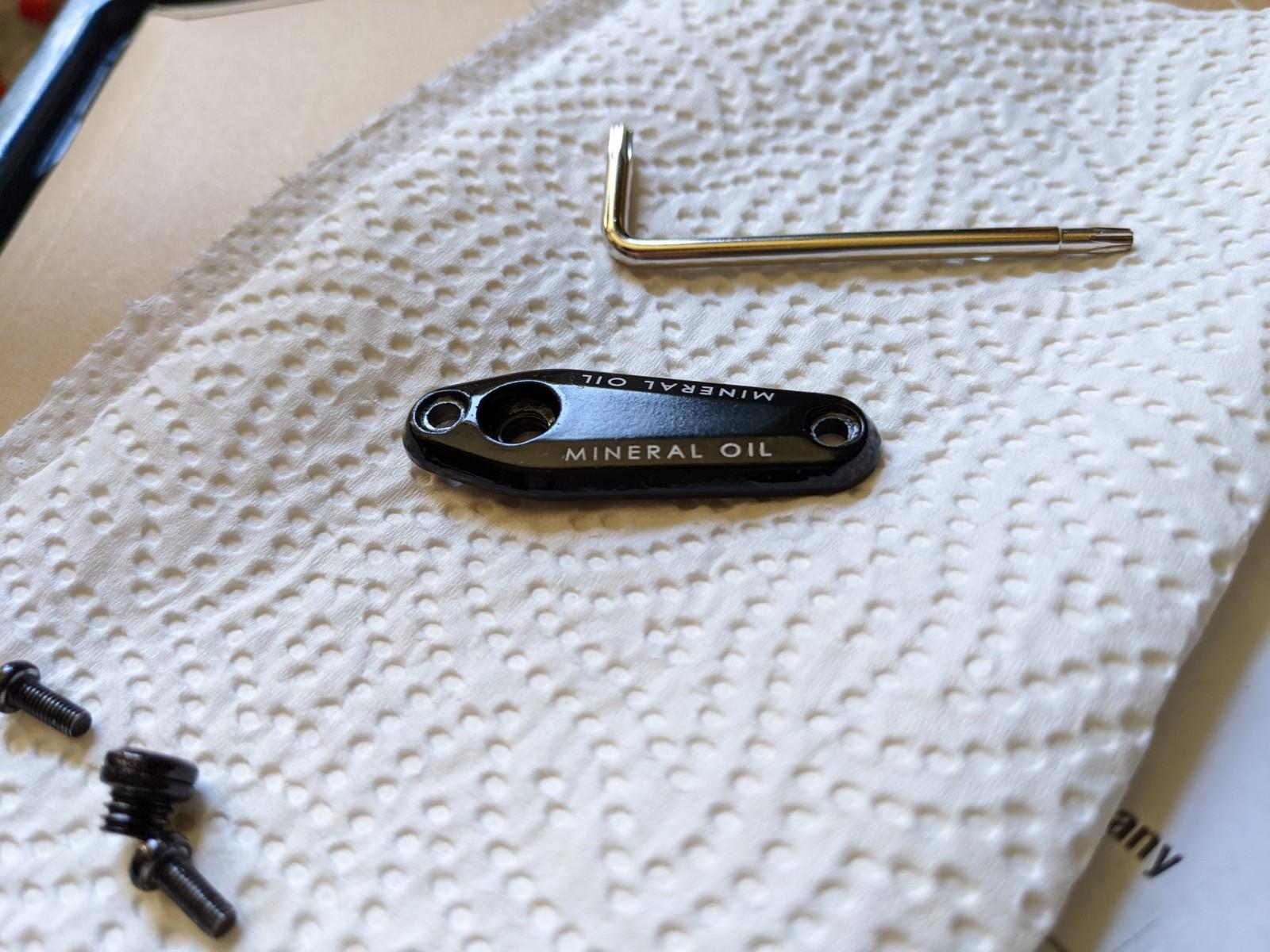 hydraulic disc brake After bleeding Tektro Draco one of the screws on