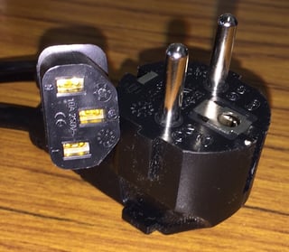 electronic items - How can I get a 220 V European plug into a 220 V