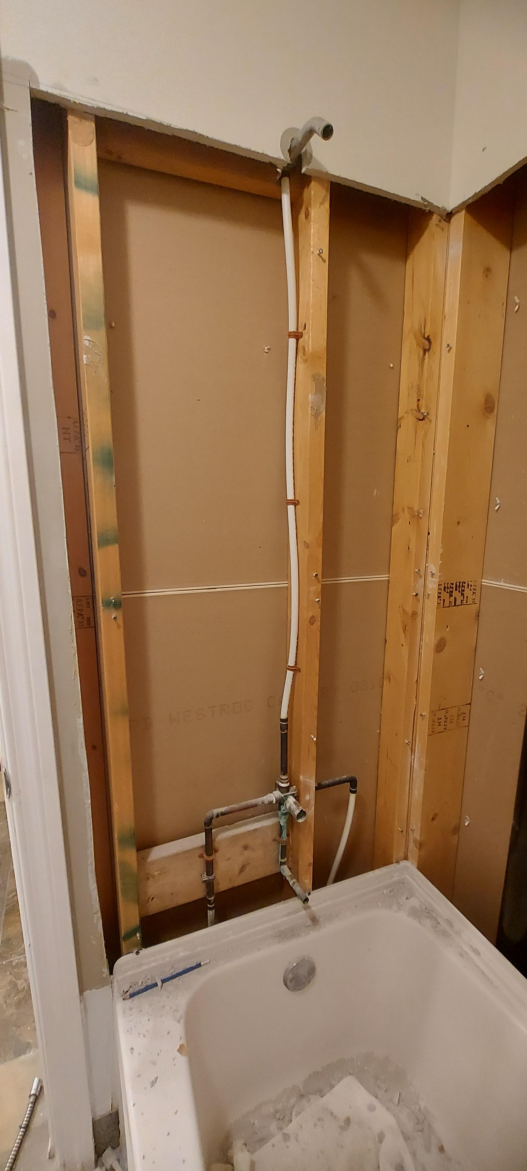 bathroom Struggling to install a Maxx Direct to Stud Tub Surround