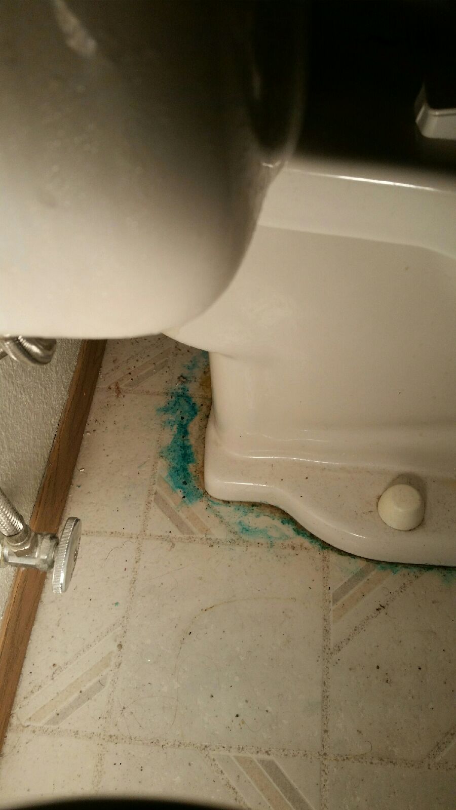 plumbing - How can I repair a toilet leaking through floor/ceiling