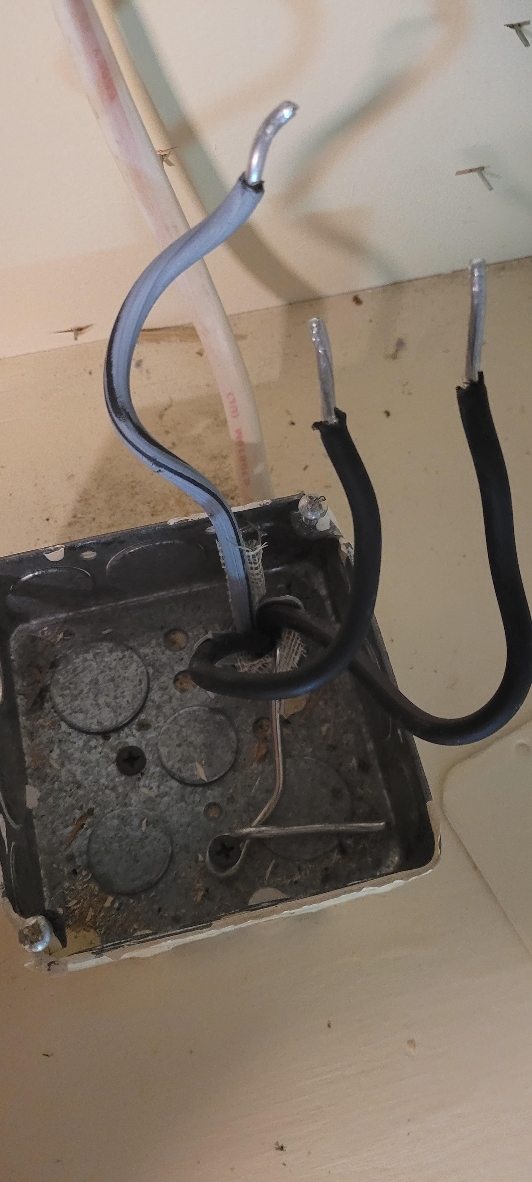 wiring How to connect 3wire cook top appliance to 4wire junction