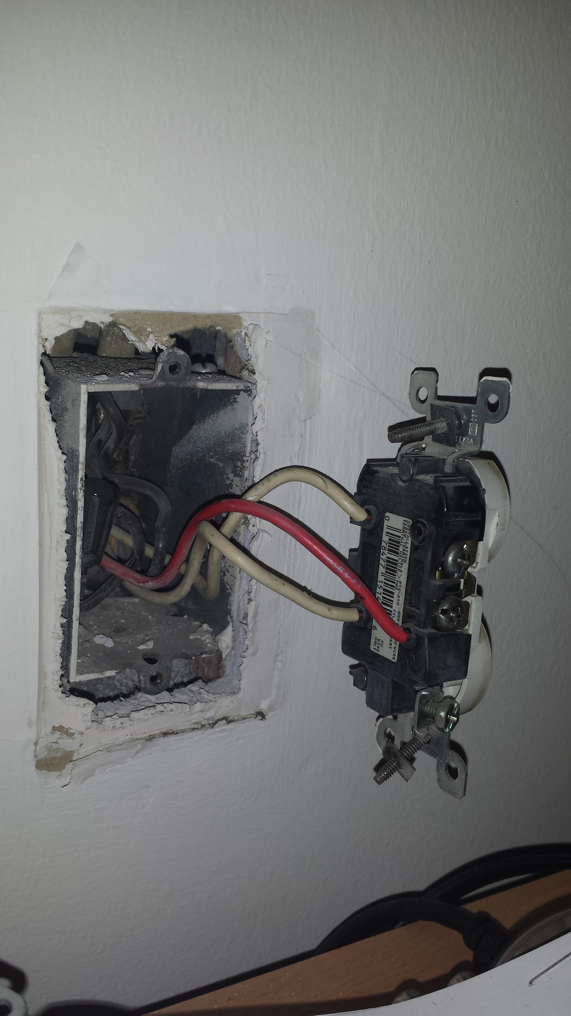 switch - How do I rewire a switched receptacle and make it permanently
