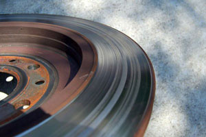What are the visual signs that brake rotors must be replaced? - Motor