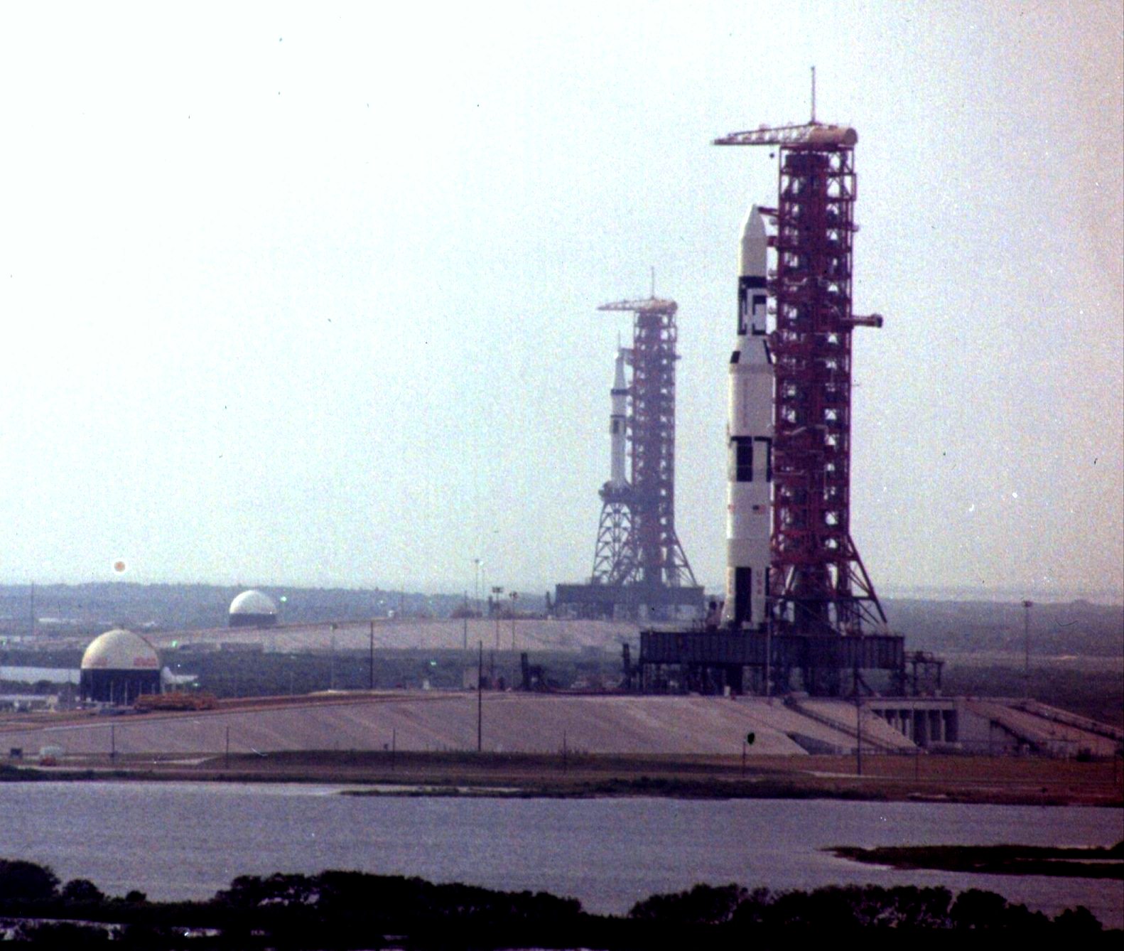 history Does a photo with two Saturn V's on launch pad 39A and 39B