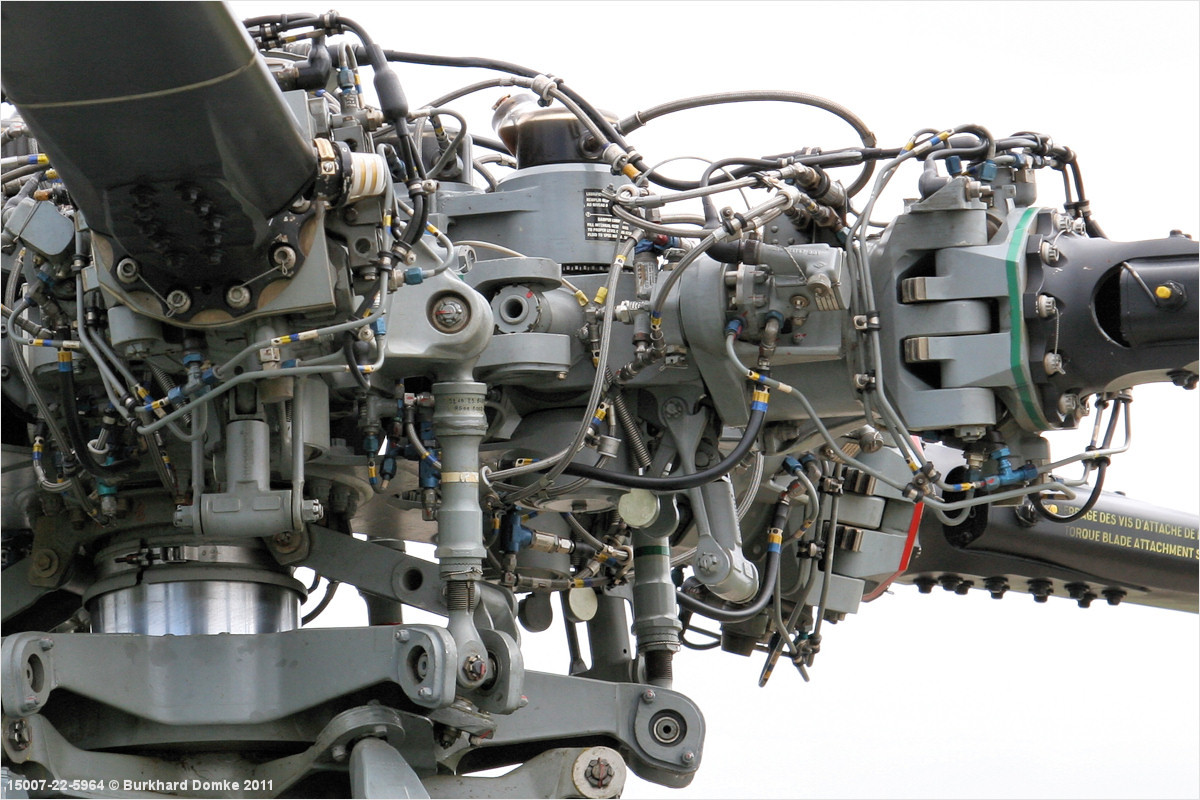 The rotor head of a SA321G Super Frelon • /r/pics Helicopter rotor