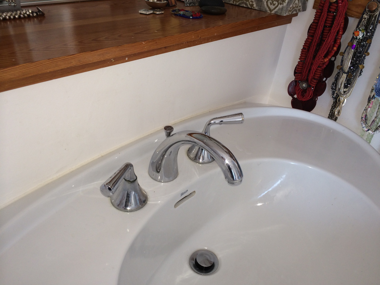 plumbing need help in identifying bathroom sink faucet set Home