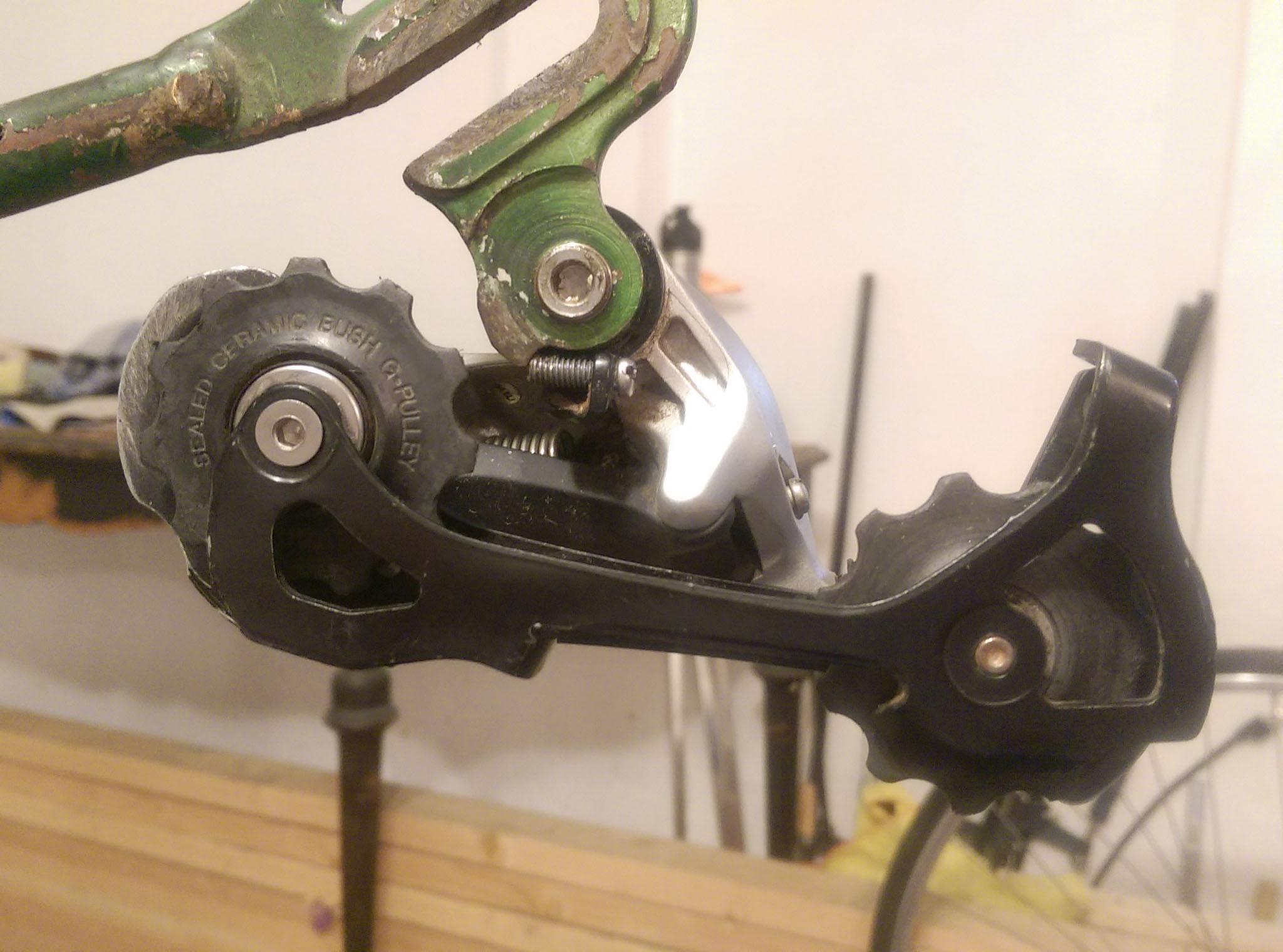Bscrew hitting derailleur hanger Bicycles Stack Exchange