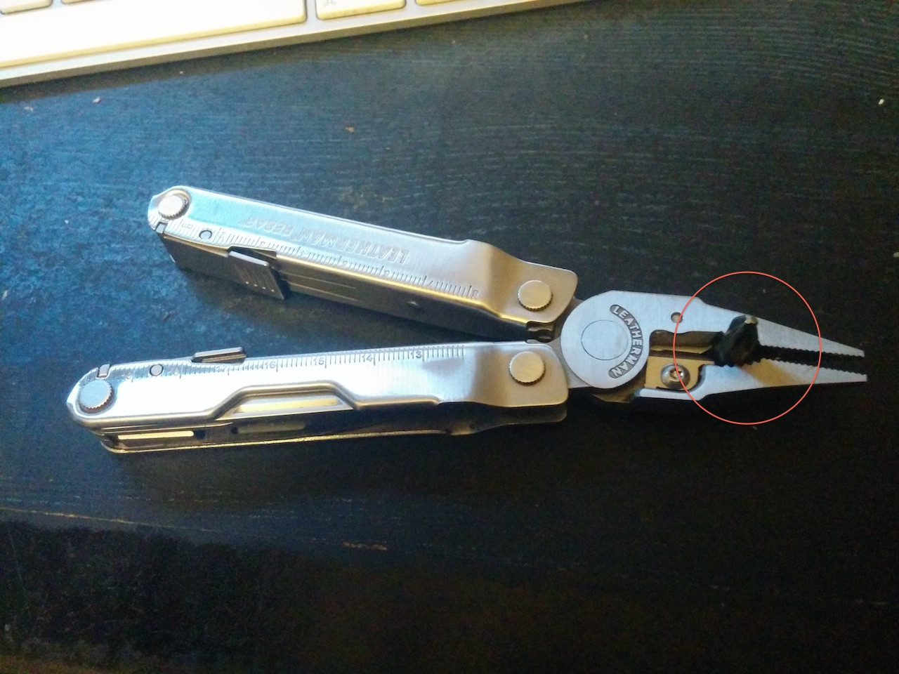 How to unscrew screws that are barely accessible? - Home Improvement