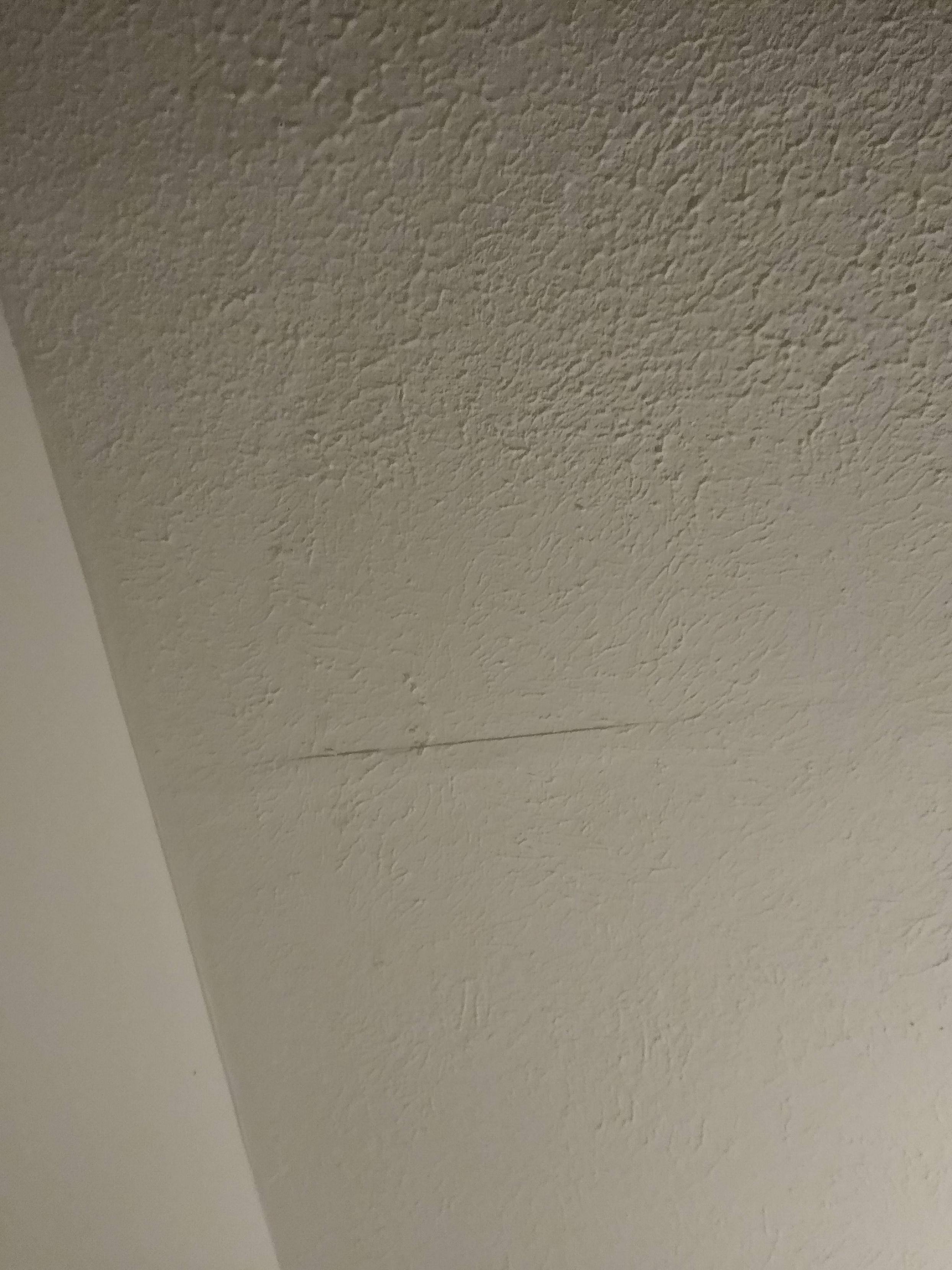 What causes this line in my popcorn ceiling? Home Improvement Stack
