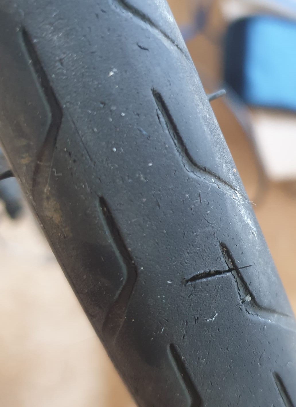 road bike Minimize puncture risk during race. Should I change the