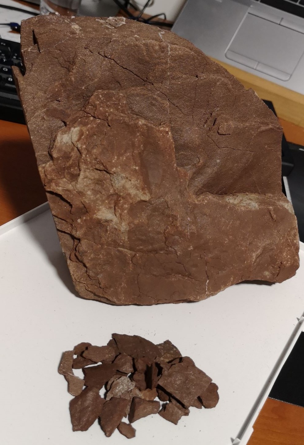 fish Are rocks that are breaking apart bad for aquarium use? Pets