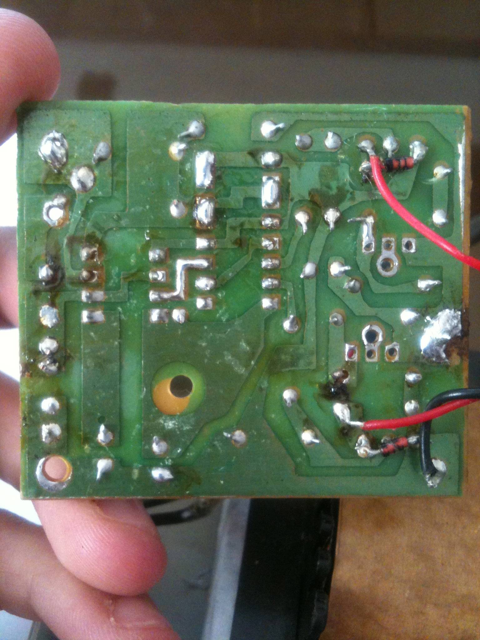 単純なスルーホールボードをリバースエンジニアリングするにはどうすればよいですか？