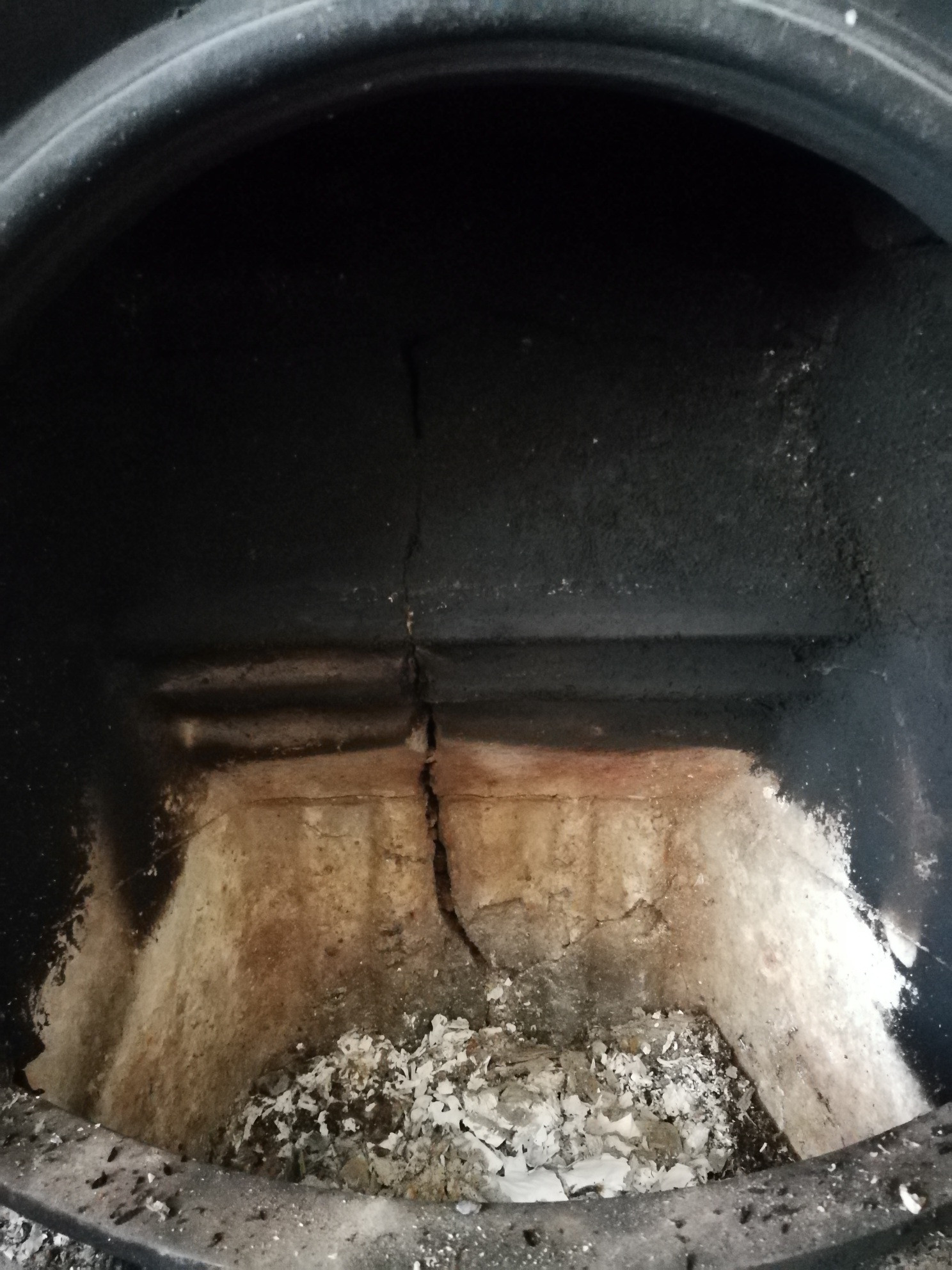 Crack in fireplace, can i repair with fire clay/cement Love & Improve