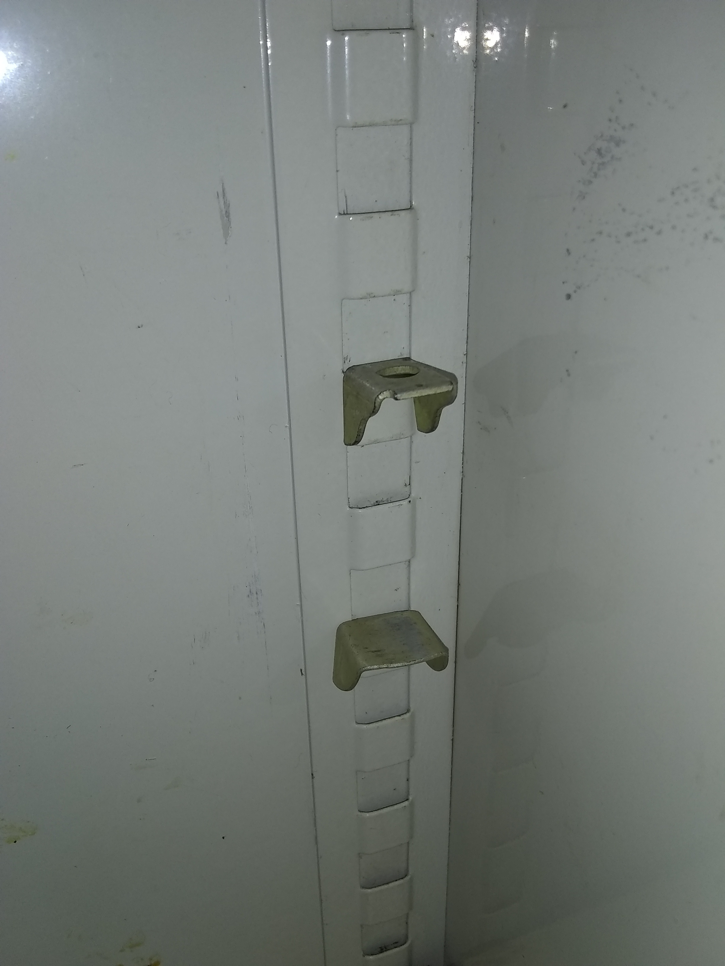 cabinets - Identification of shelf brackets - Home Improvement Stack