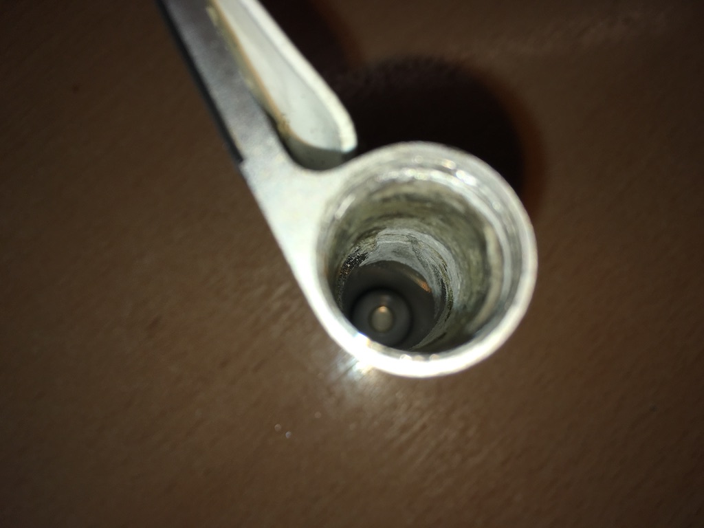 hardware Magic Trackpad stuck battery Ask Different