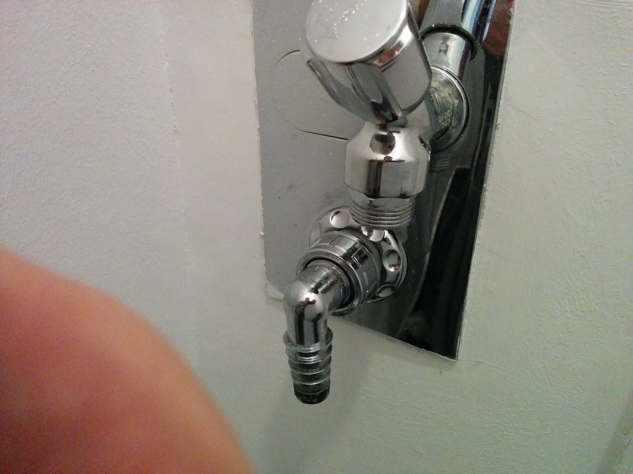 plumbing - Attaching washing machine hose to two closely-positioned