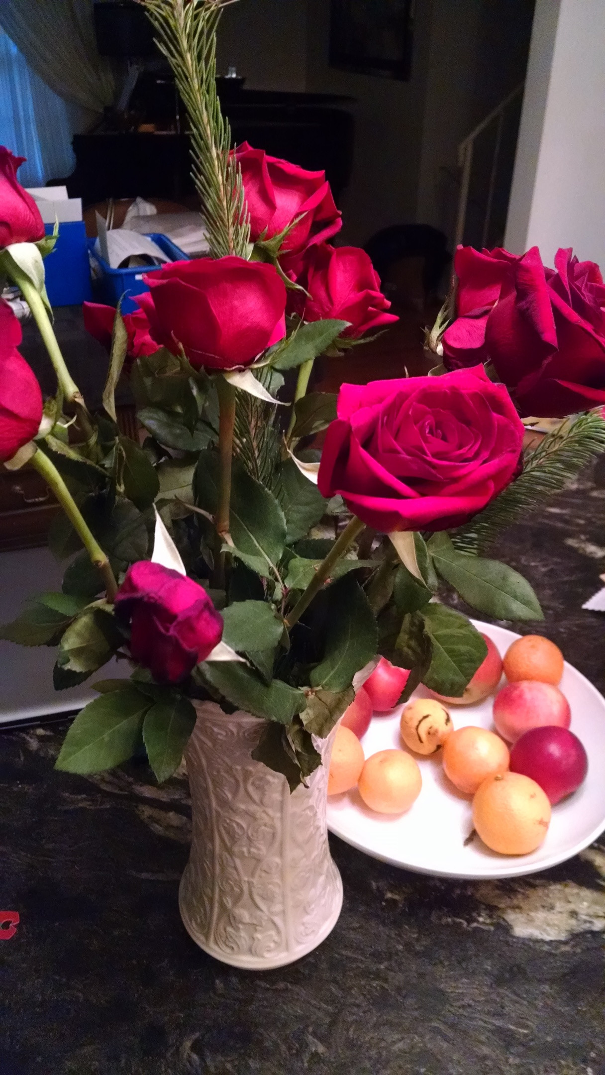 containers Why are cut roses doing so much better in a ceramic vase