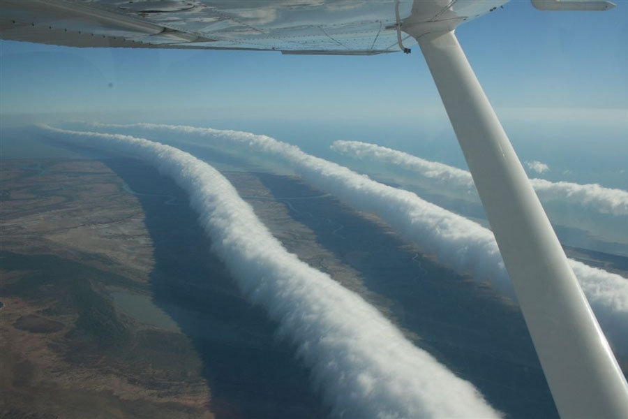 meteorology How are 'Morning Glory' clouds maintained? Earth
