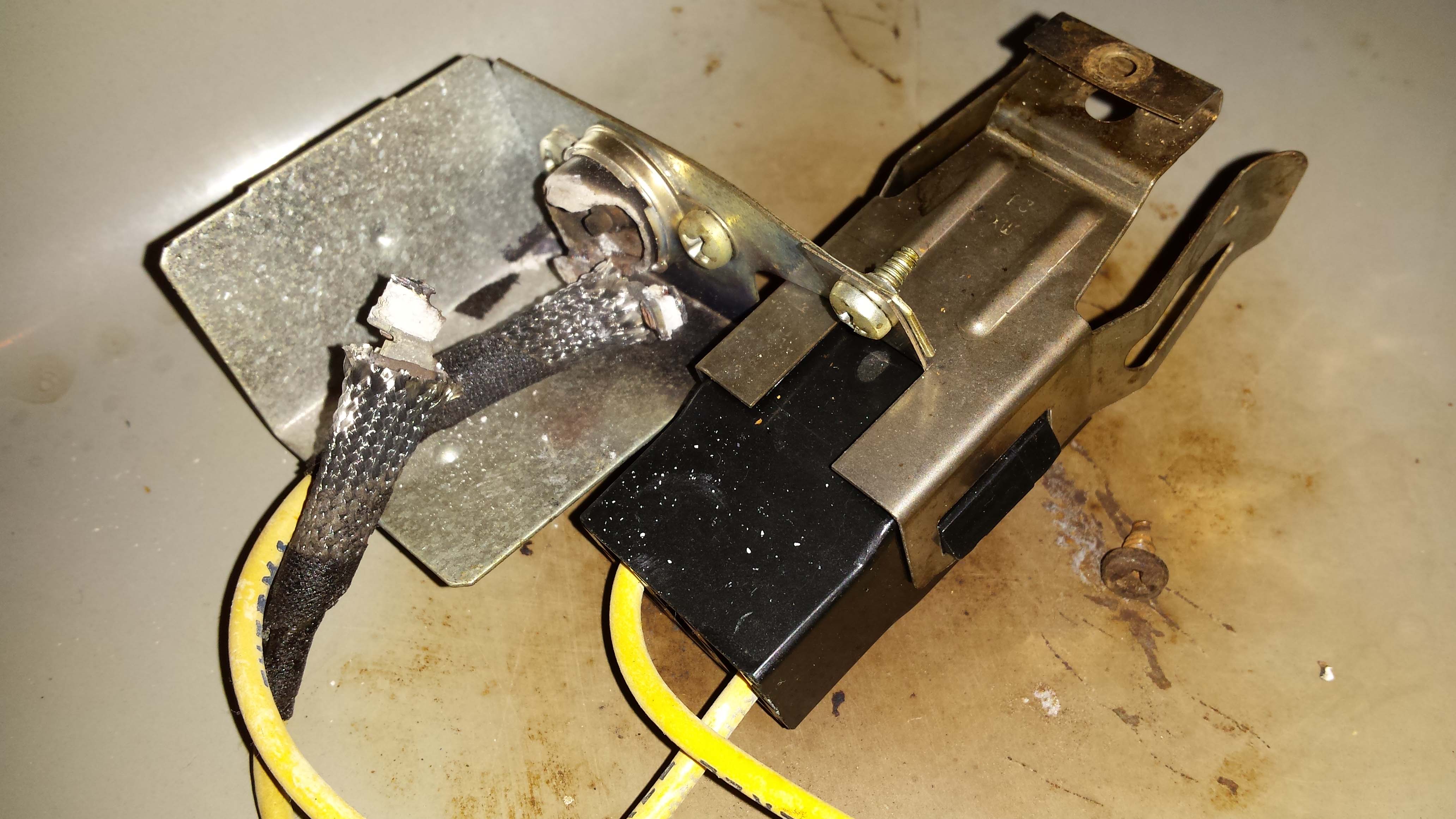 electrical What is this part on the receptacle of the stove called