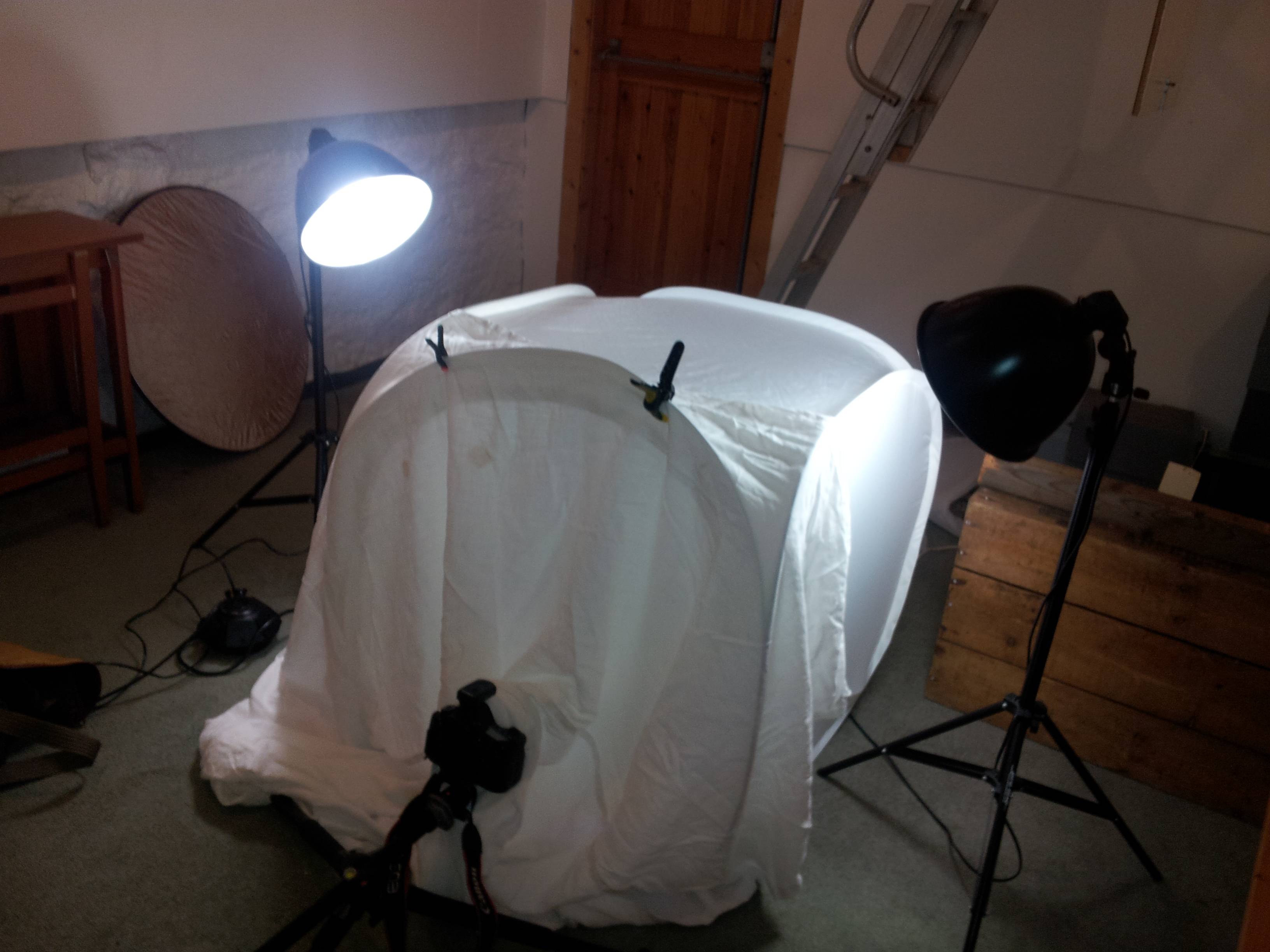studio lighting How can I photograph a reflective convex cylindrical