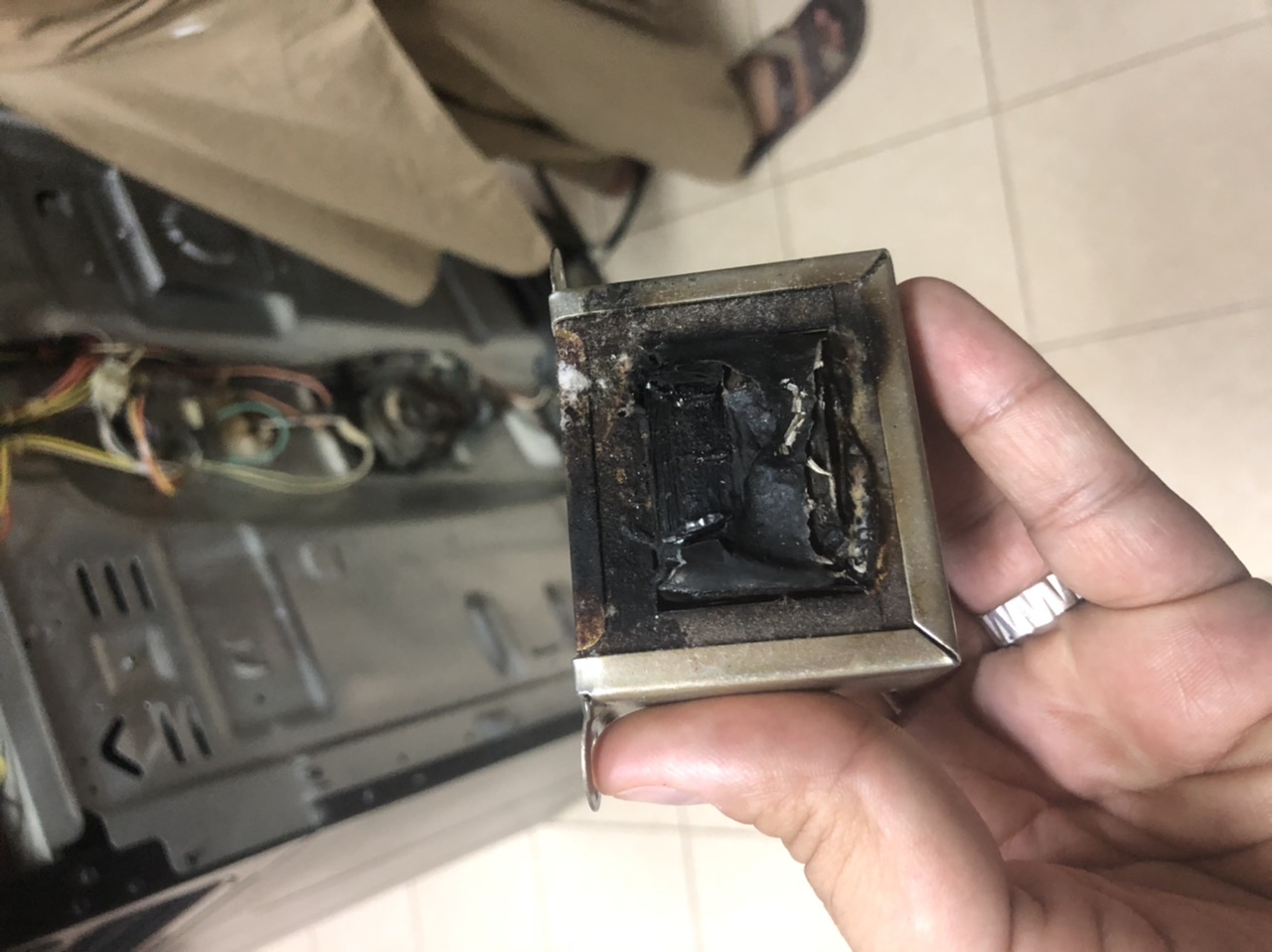 electrical How do I wire a GE oven that requires 110v + 220v in a