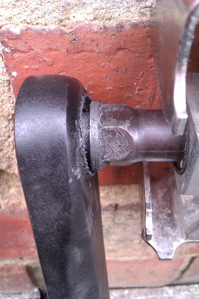 crankset How do I remove a pedal from a crank with a crossed thread