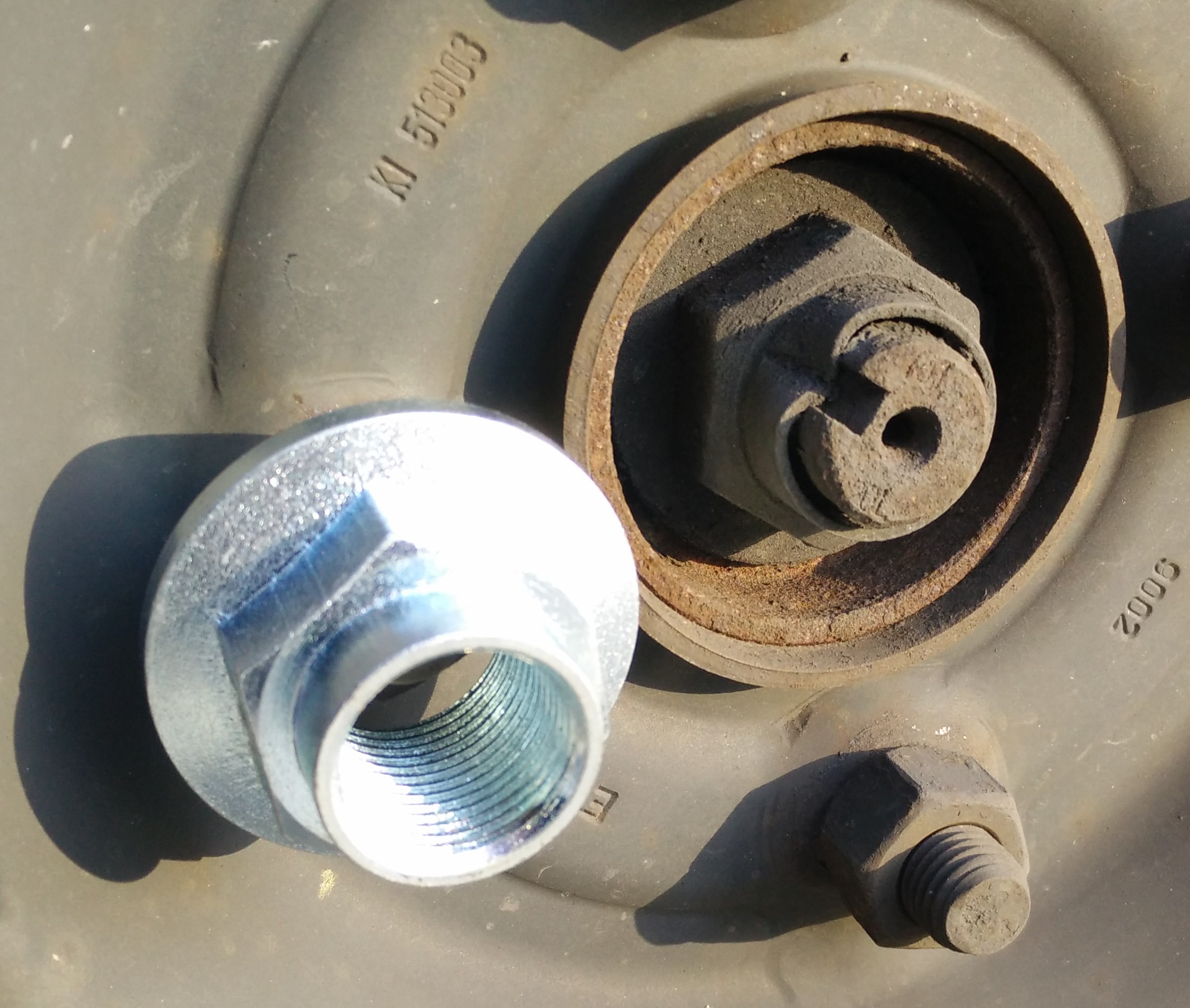 wheel bearing How to deal with this type of nut Motor Vehicle