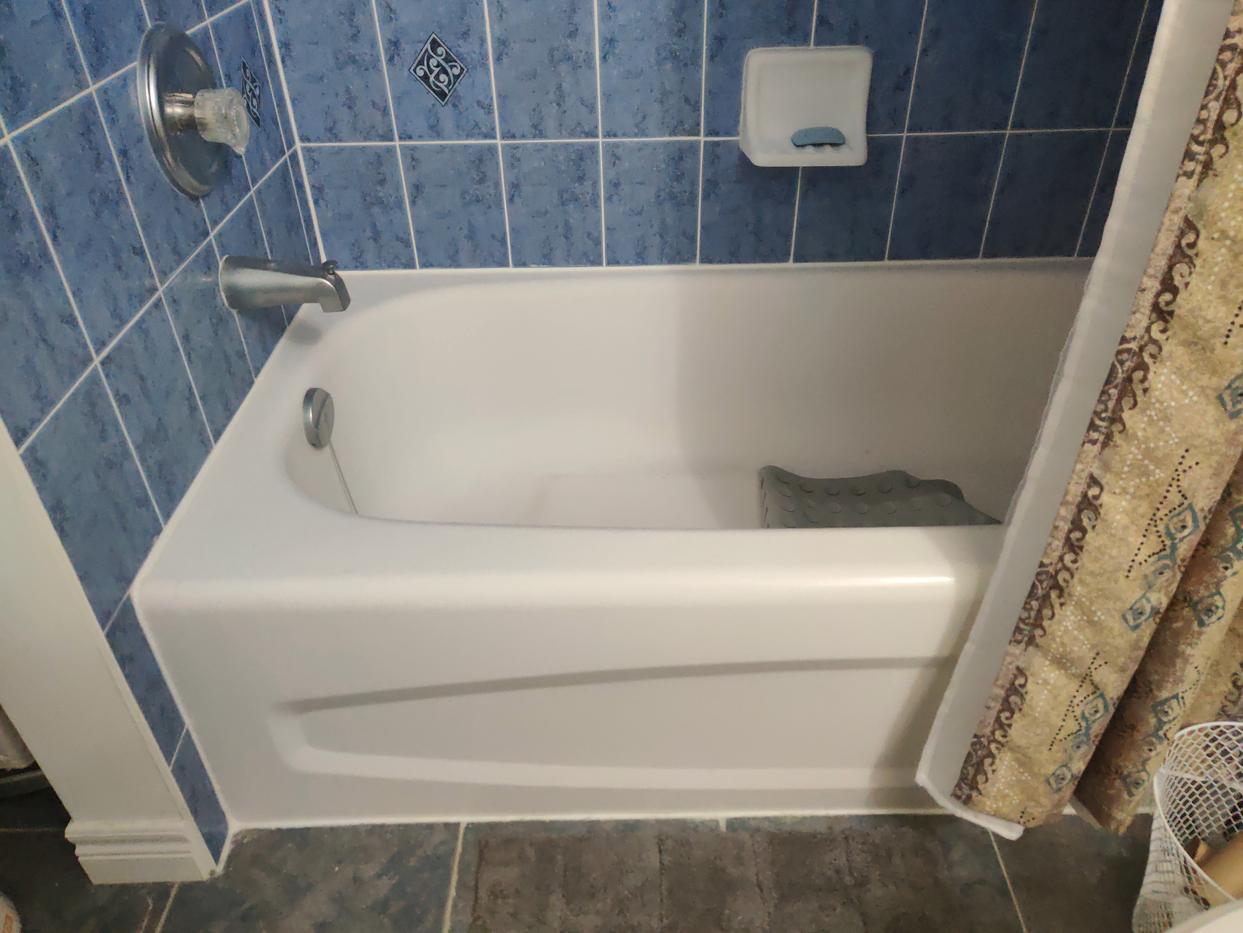 plumbing Steel bathtub making weird noises when pushing on it or