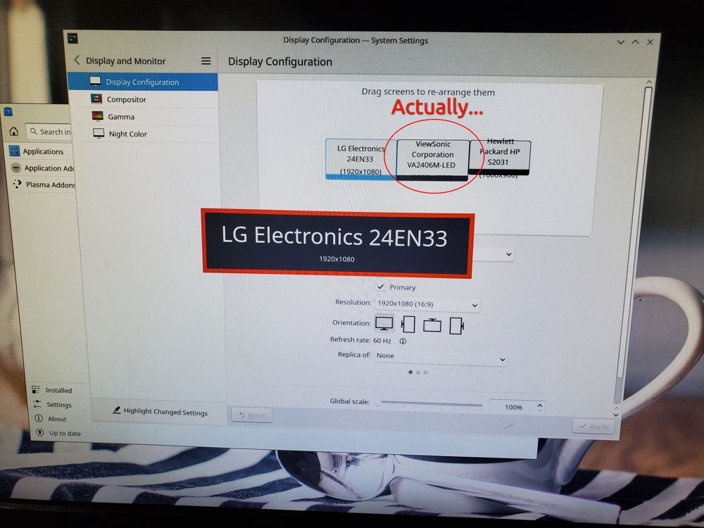 kubuntu Displays are offset; screen capture shows different layout