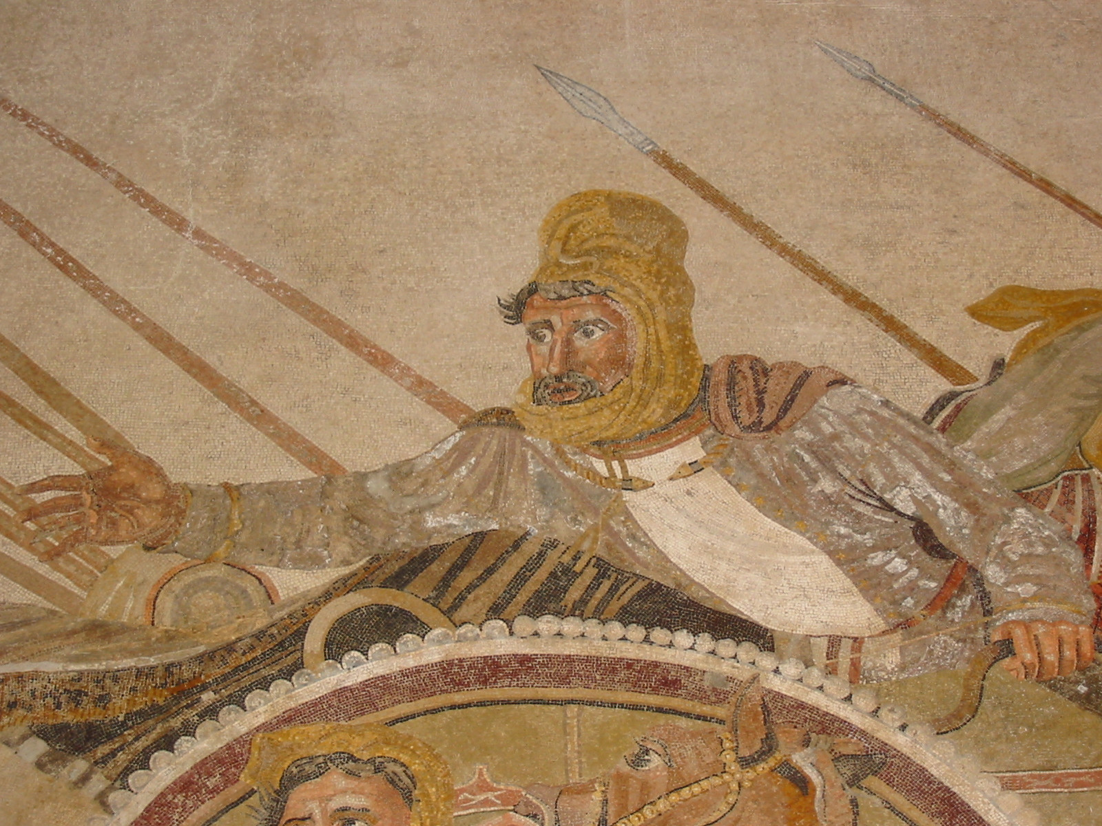 art What is Darius III wearing on his head? History Stack Exchange