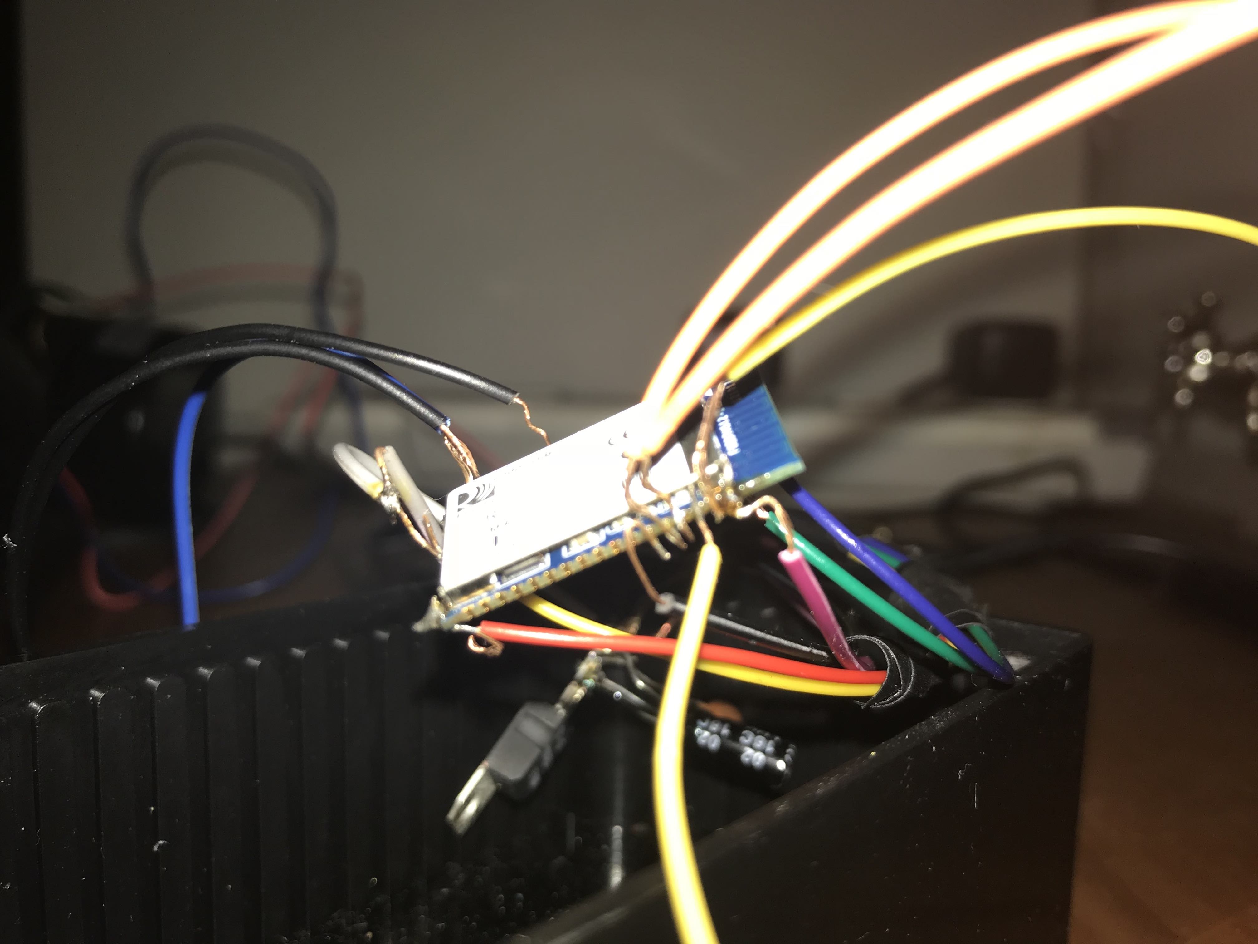 amplifier Can't find source of hum in left channel of bluetooth