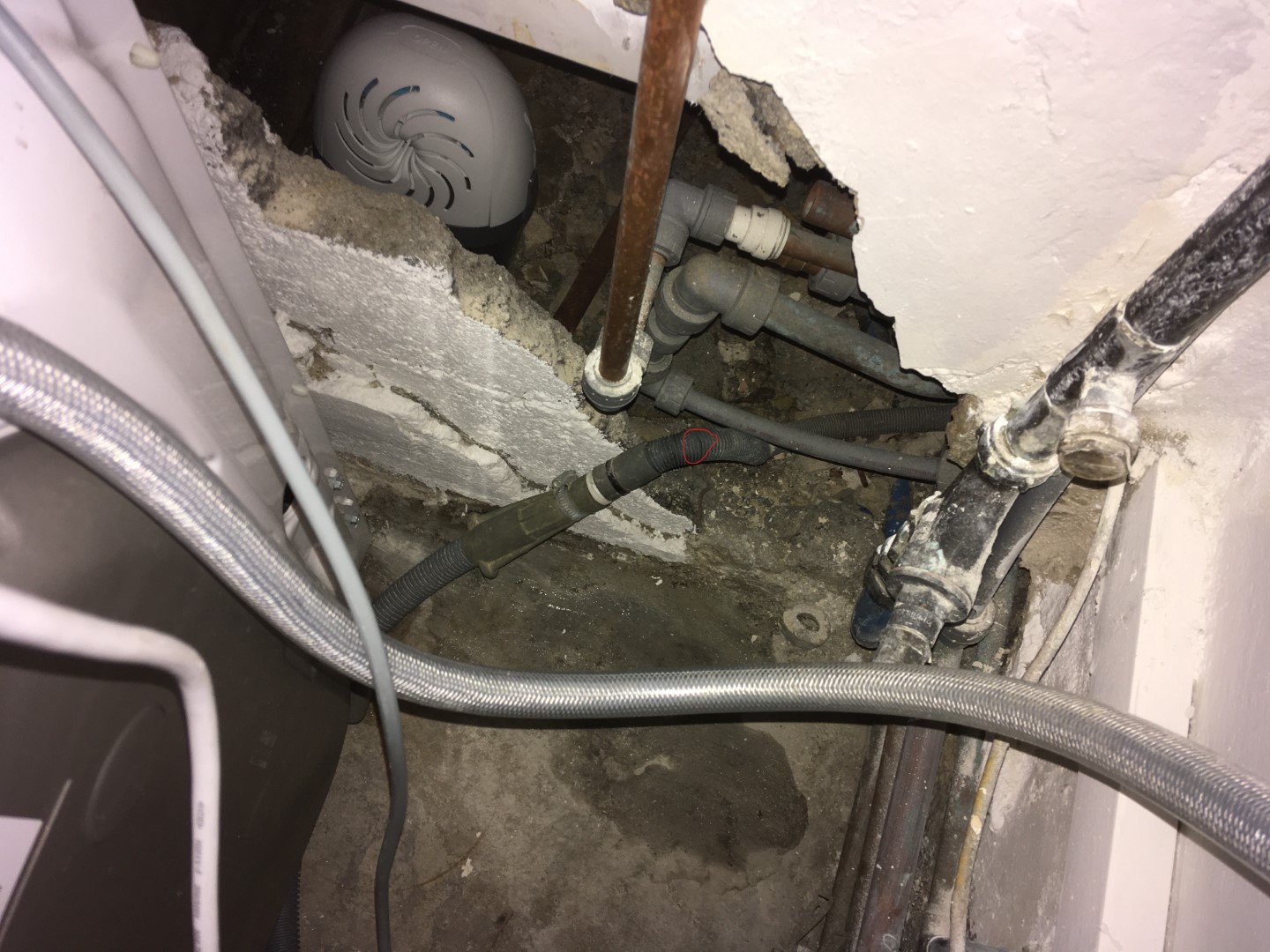 pipe How can I repair a pinhole leak in a washing machine drain hose