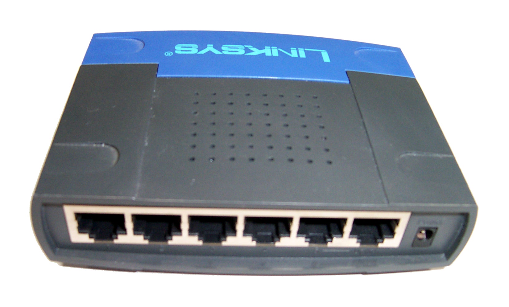 networking - Linksys Ethernet switch holds five computers or not