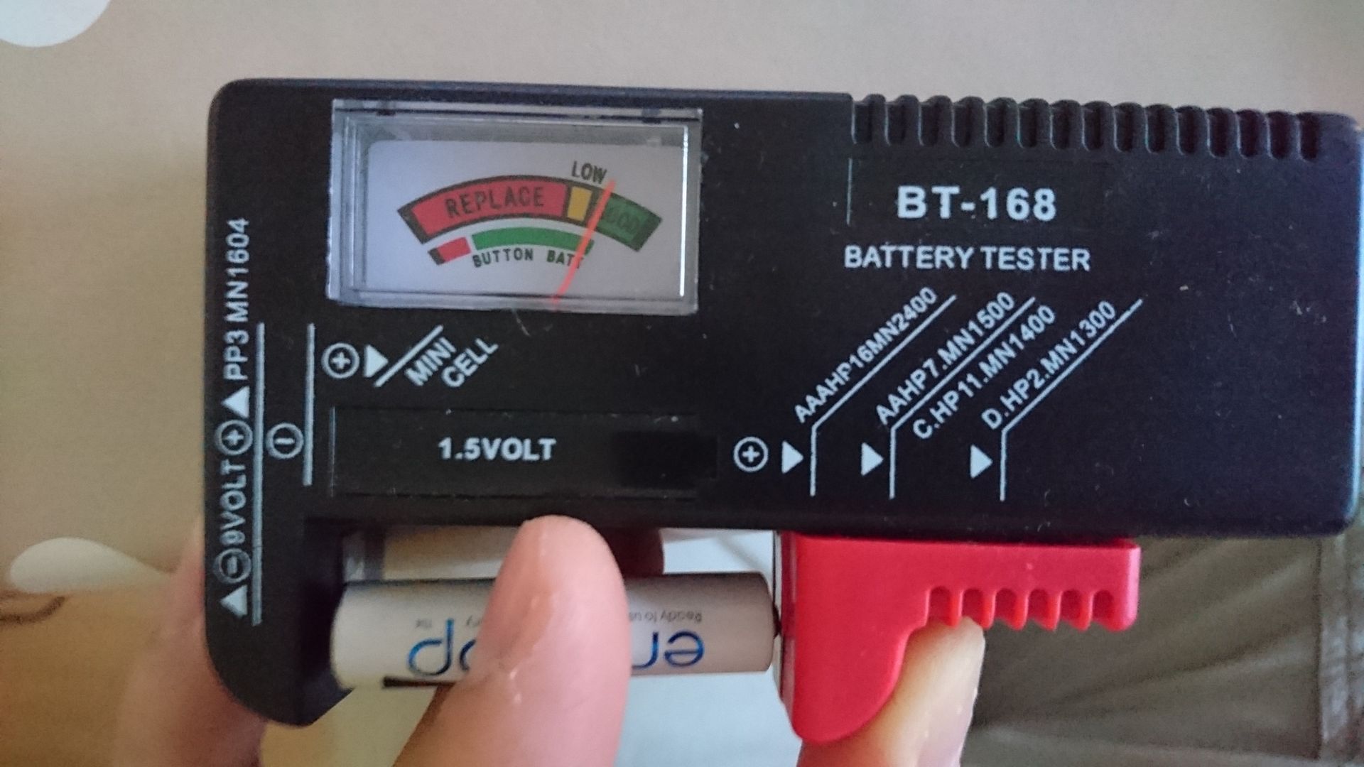 batteries Is it safe to measure AAA battery current with