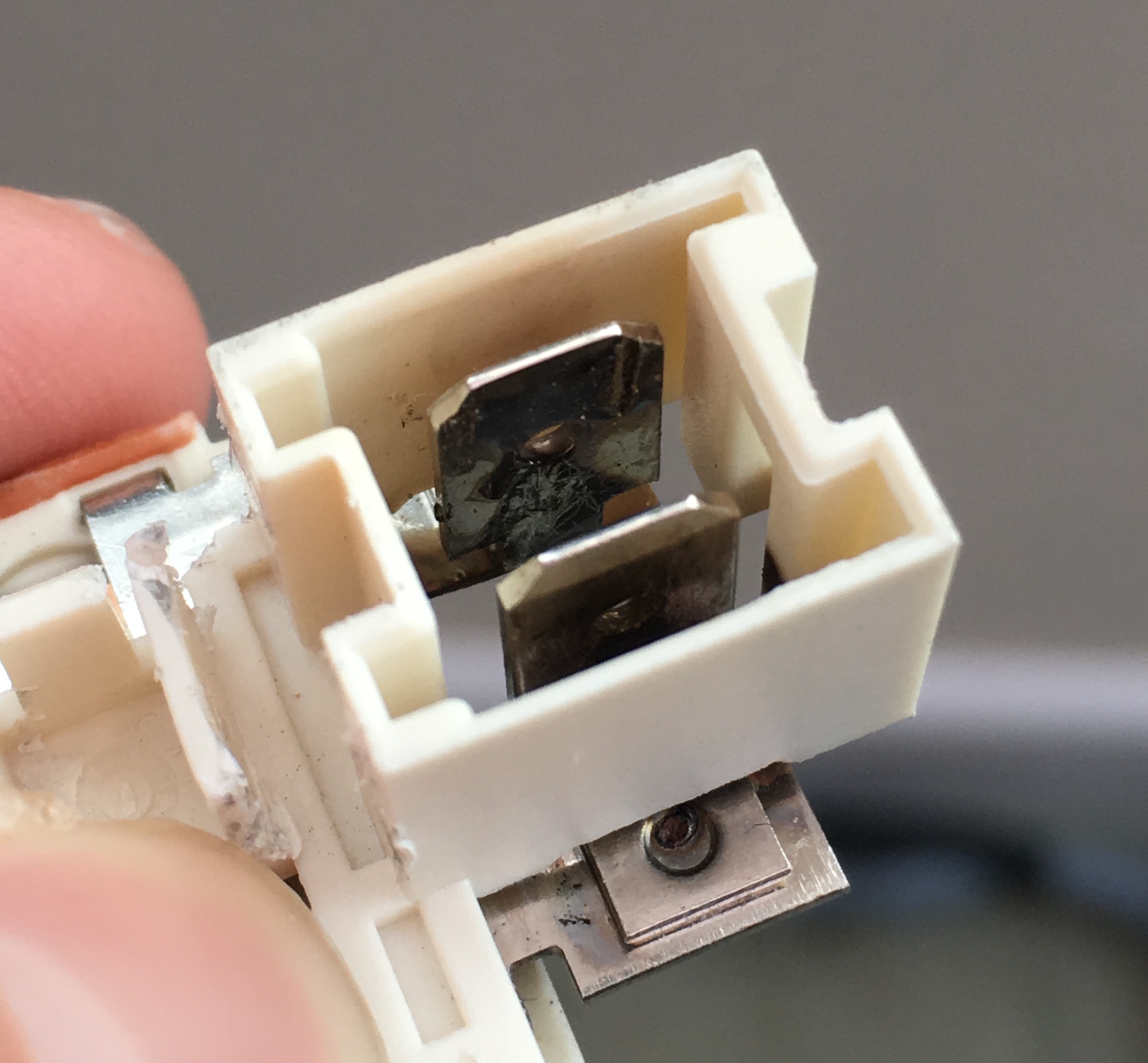 Identification of 2tab power connector Electrical Engineering Stack