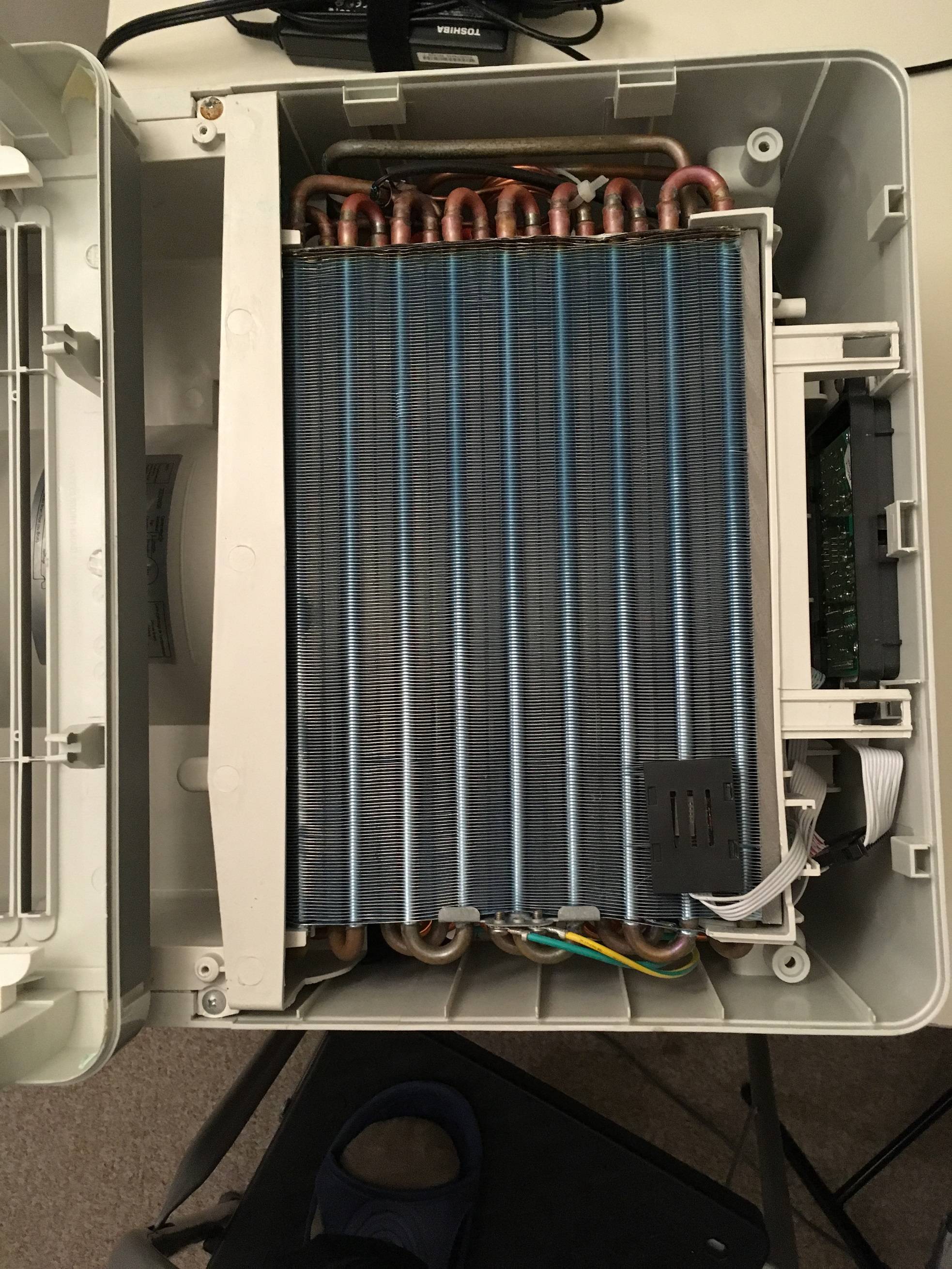 cleaning Continuous vinegar disinfecting of dehumidifier water basin