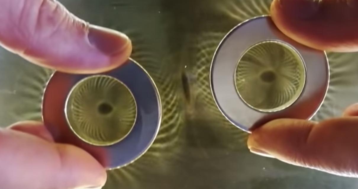 Is there a null point at the center of a ring