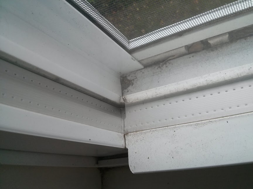 How can I fix a window with cracked glass? - Home Improvement Stack