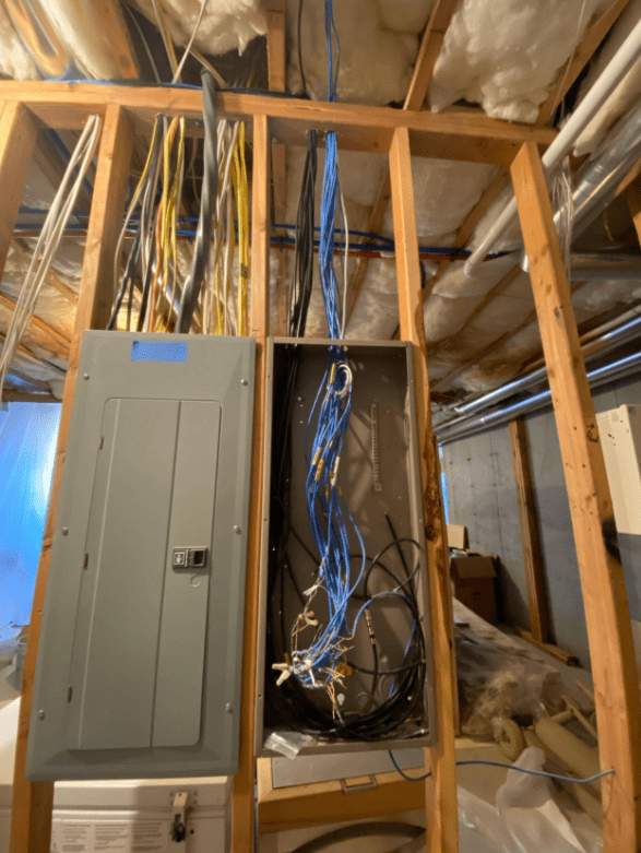 electrical Unconduit 3335 CU SER feeder cable through studs for