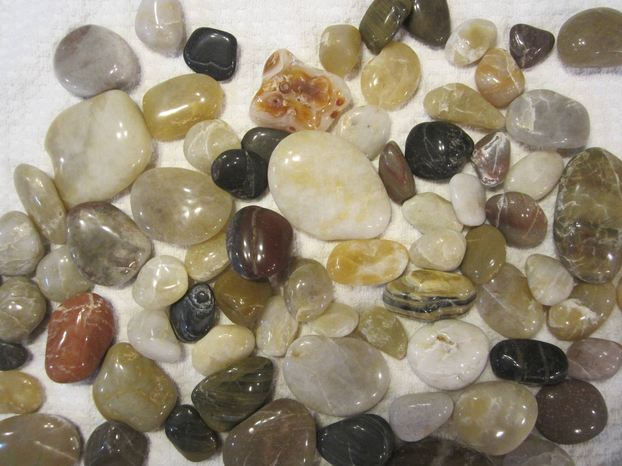 everyday chemistry Using bleach and water to shine pebbles