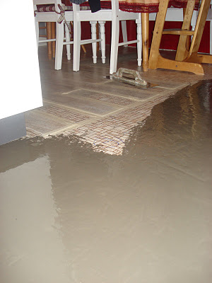 How can I prepare slightly uneven tiled floor for vinyl ... (300 x 400 Pixel)