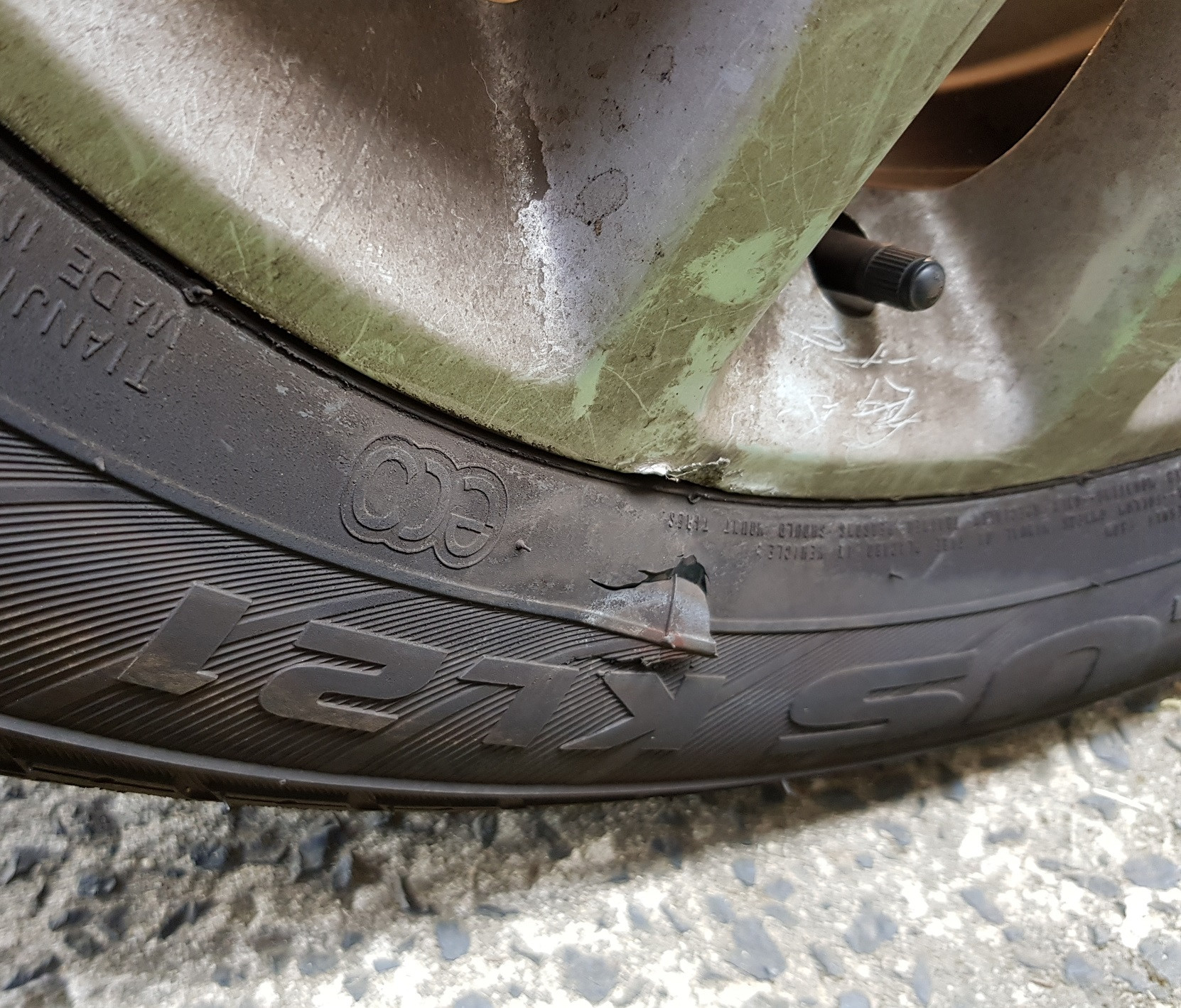 tires Car tyre damaged, best way to repair it Motor Vehicle