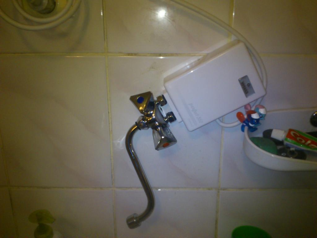 plumbing How to tighten a pipe while keeping it at specific angle? Home Improvement Stack