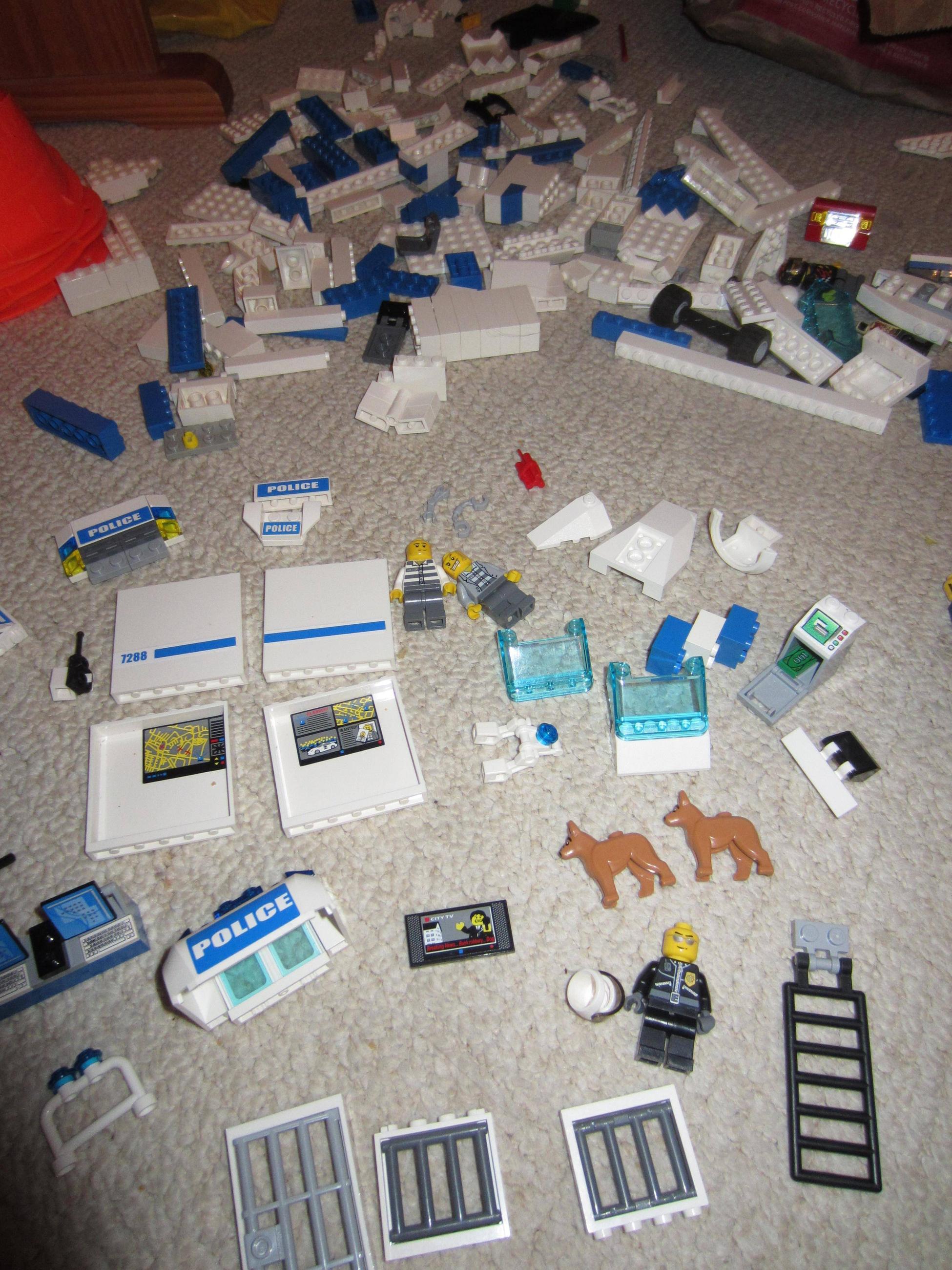 city Which Lego Police set or sets do I have? Bricks