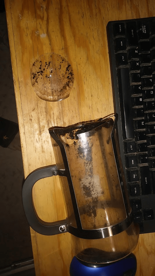 thermodynamics Why doesn't a glass french press shatter when boiling water is poured in