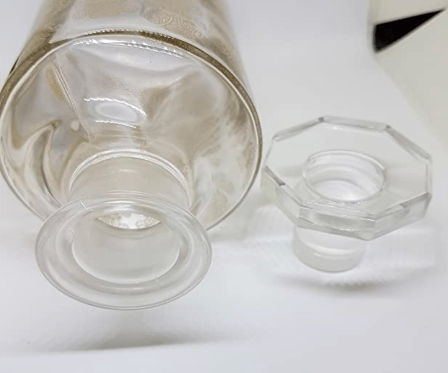 equipment when using glass to glass stoppers, is it best to have them