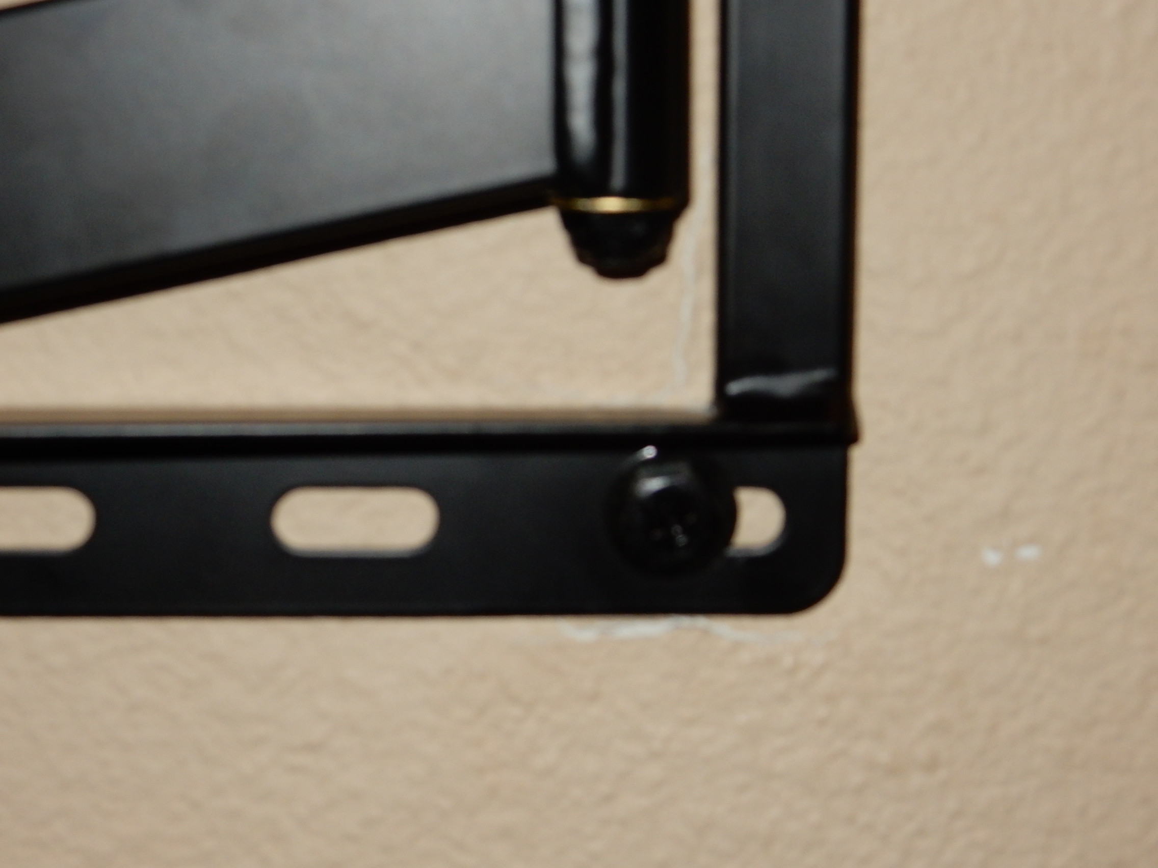 drywall Problem mounting TV wall mount / possible cracked stud Home
