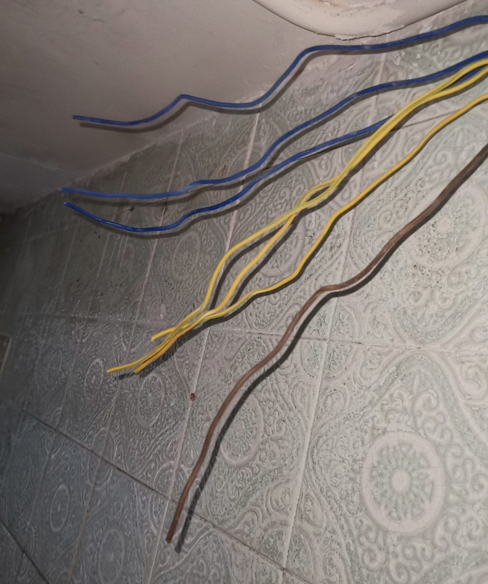 electrical Why so many wires in my old light fixture? Home